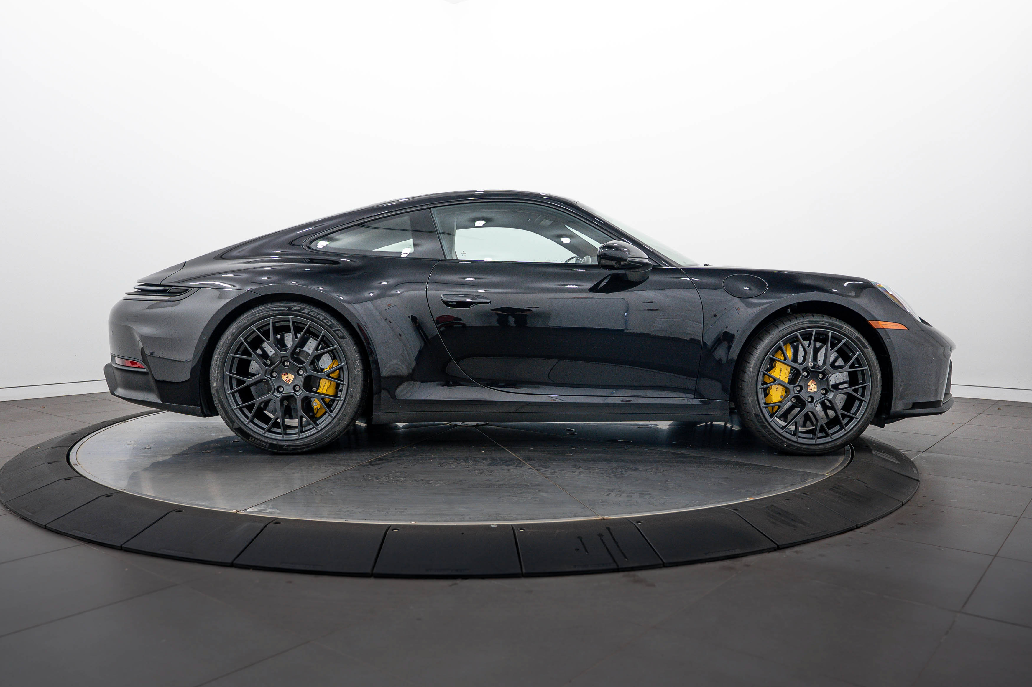 Certified 2025 Porsche 911 Carrera GTS RWD image 8