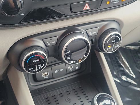 New 2026 Hyundai Venue SEL image 21