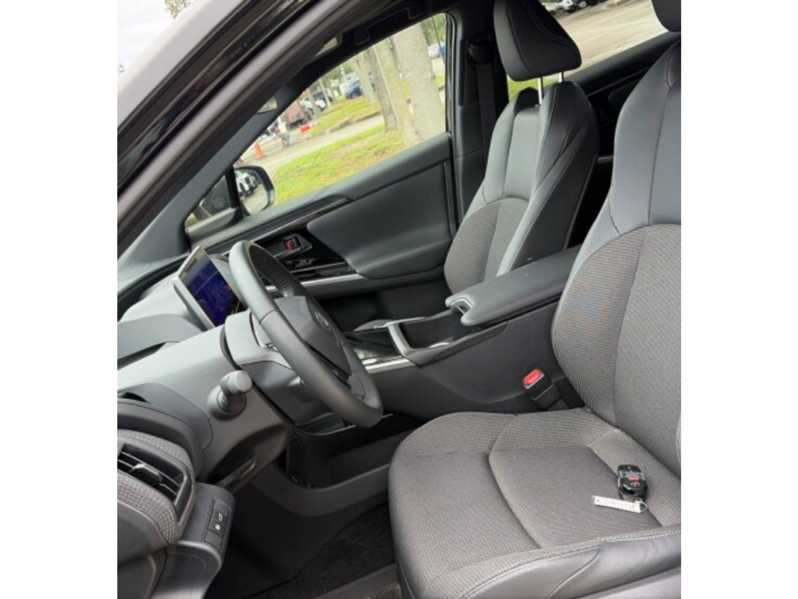 Used 2024 Toyota bZ4X AWD image 5