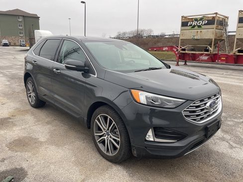 Used 2021 Ford Edge Titanium w/ Equipment Group 301A image 3