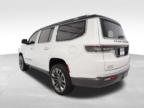 Used 2022 Jeep Grand Wagoneer Series III w/ Flexible Seating Group AWD/4WD image 2