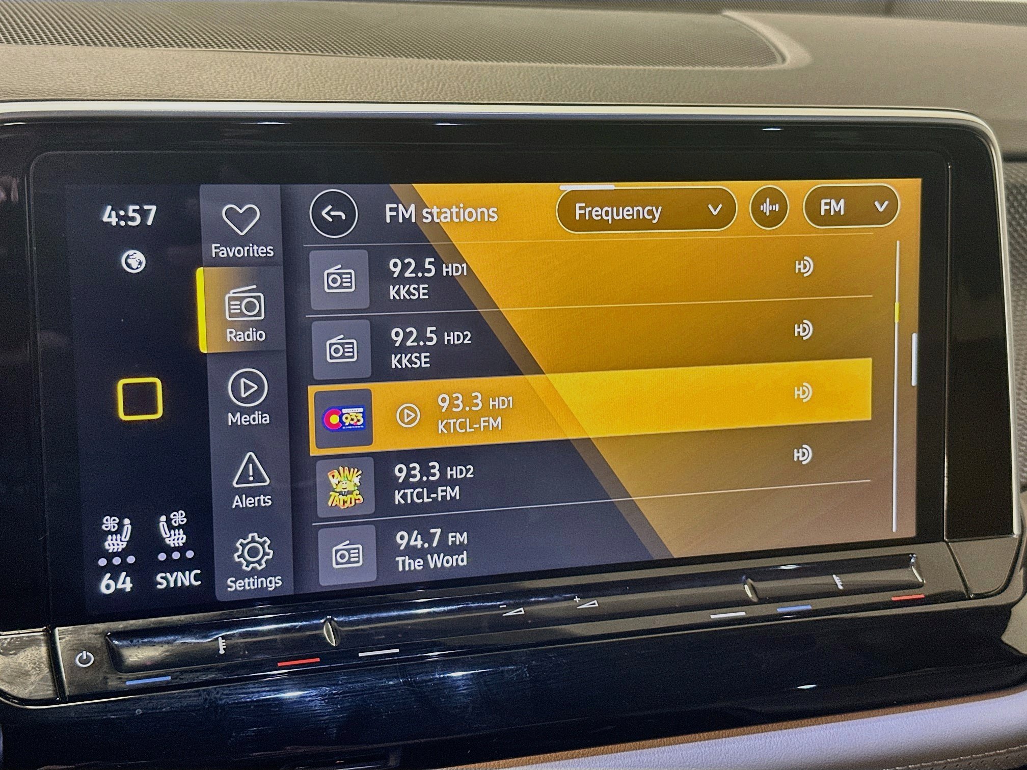 Used 2025 Volkswagen Atlas Cross Sport SEL AWD/4WD image 21