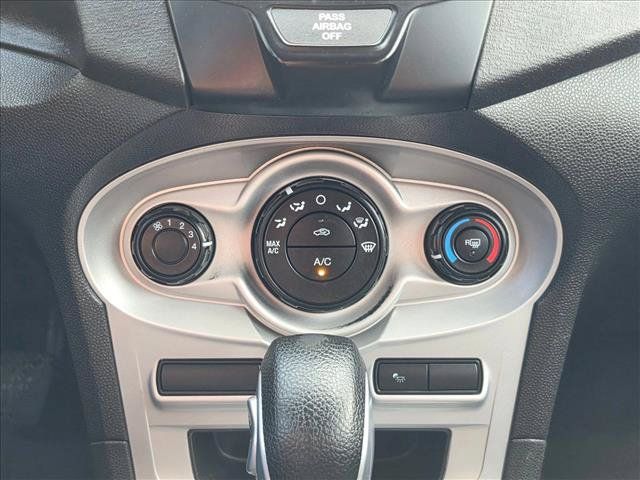 Used 2015 Ford Fiesta SE FWD image 29