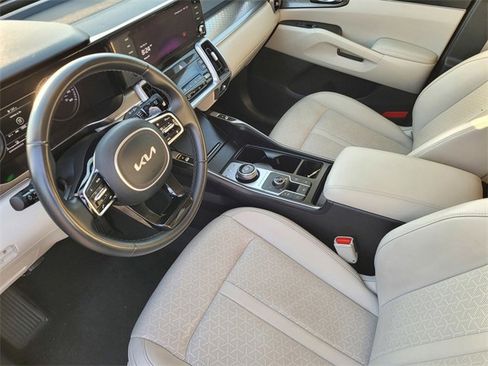 Used 2024 Kia Sorento EX image 10