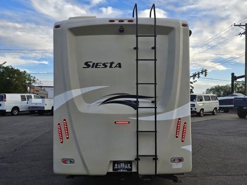 Used 2017 Mercedes-Benz Sprinter 3500 image 6