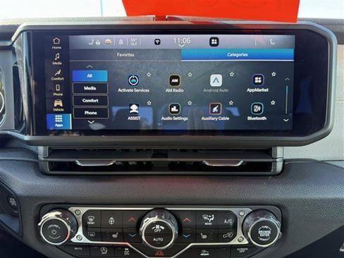 Used 2024 Jeep Gladiator Sport image 19