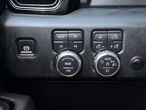 Used 2024 GMC Sierra 2500 AT4X AWD/4WD image 24