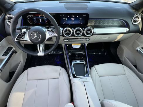 Used 2026 Mercedes-Benz GLB 250 4MATIC image 21