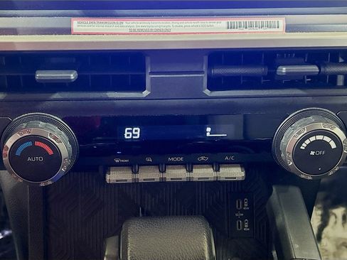 Used 2024 Toyota Tacoma TRD Sport image 13