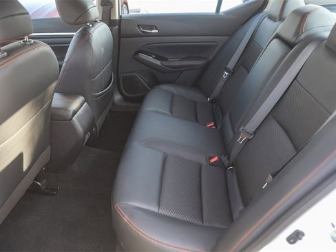 Used 2024 Nissan Altima 2.5 SR image 17