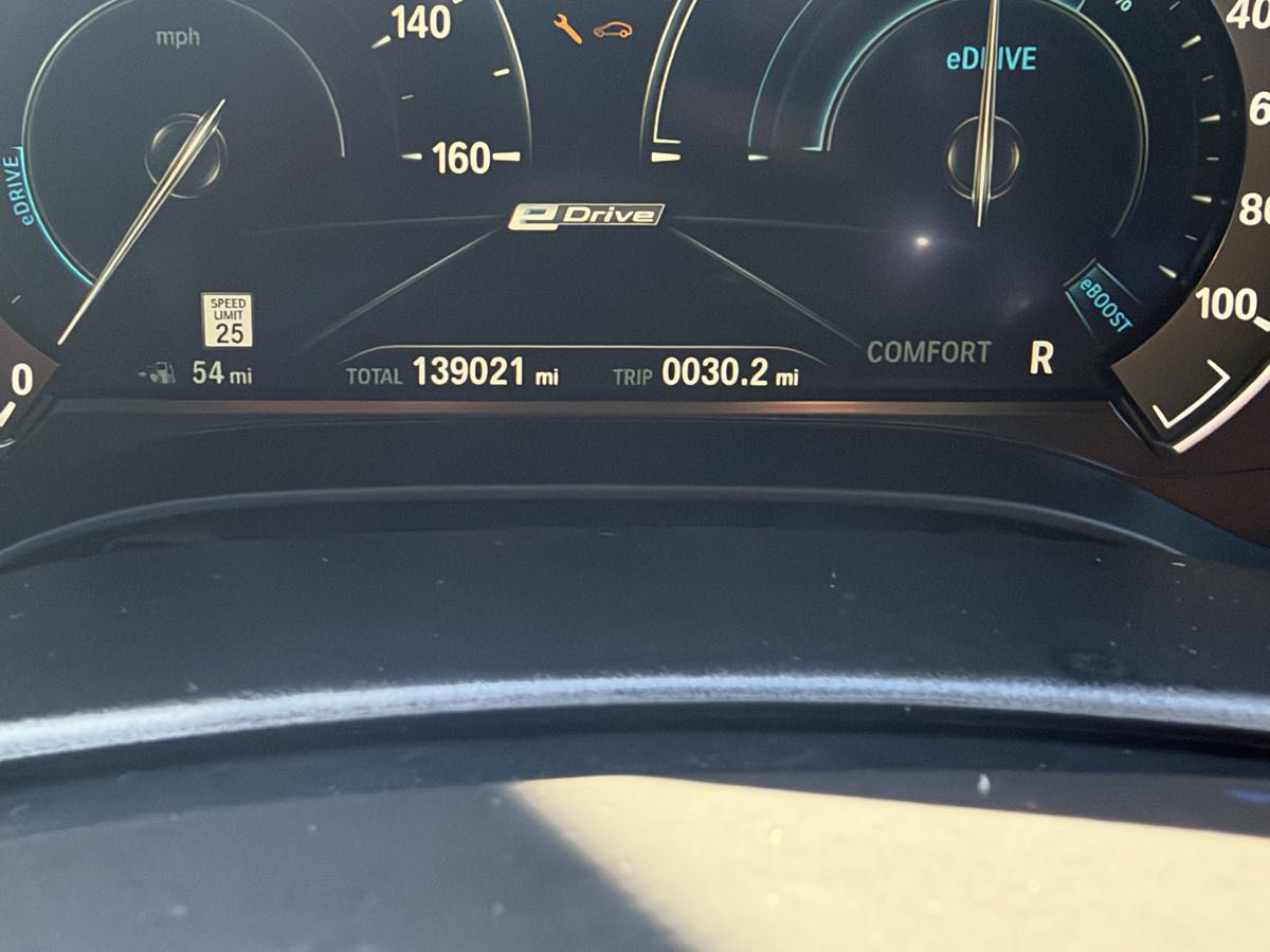Used 2018 BMW 530e RWD image 28