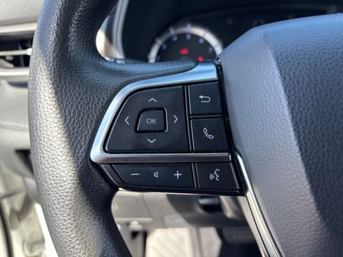 Used 2021 Toyota Highlander L FWD image 25