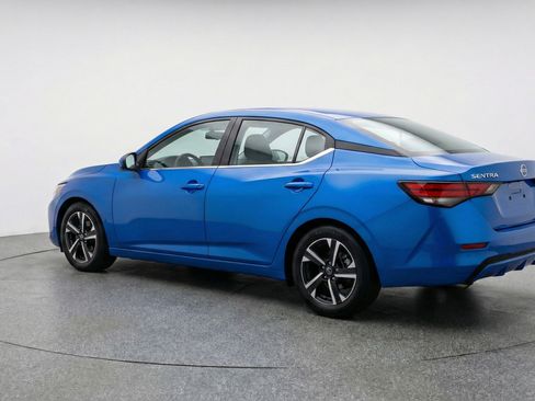 Used 2025 Nissan Sentra SV image 6