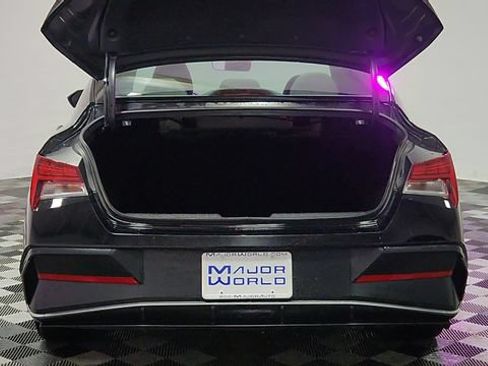 Used 2025 Hyundai Elantra SEL FWD image 20