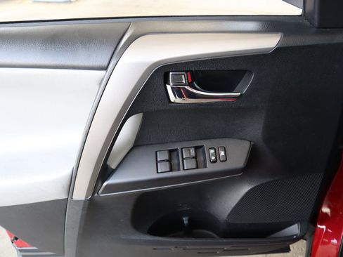 Used 2017 Toyota RAV4 XLE image 34