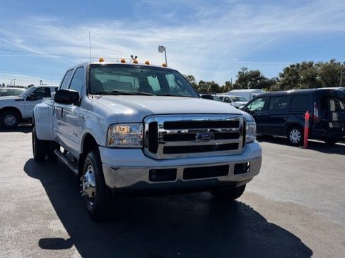 Used 2005 Ford F350 XL image 4