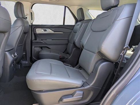 New 2026 Ford Explorer Active w/ Active Comfort Package image 18