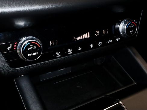 Used 2024 Mitsubishi Outlander SE image 32