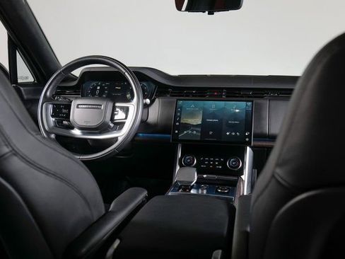 Used 2023 Land Rover Range Rover SE image 11