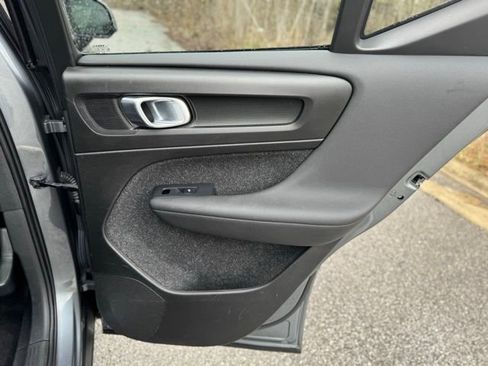 Used 2019 Volvo XC40 T5 Momentum AWD/4WD image 15