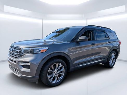Used 2021 Ford Explorer XLT w/ Equipment Group 202A RWD image 7