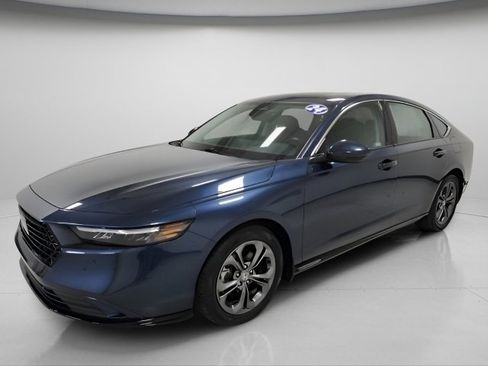 Used 2024 Honda Accord EX-L image 9