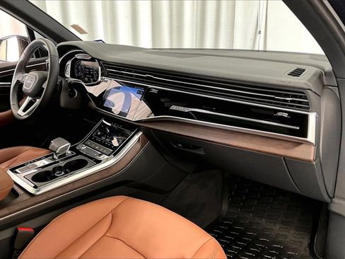 Used 2025 Audi Q7 3.0T Premium image 28