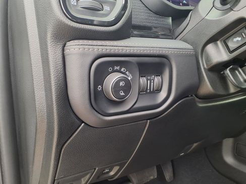 Used 2024 RAM 2500 Limited AWD/4WD image 13