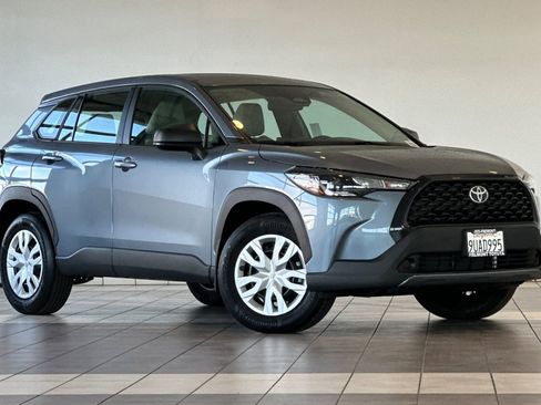 Certified 2025 Toyota Corolla Cross L image 2