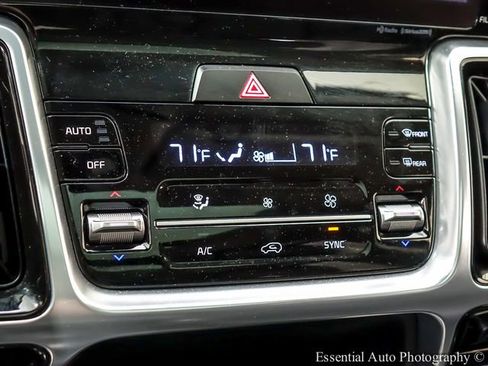 Used 2022 Kia Sorento SX image 19