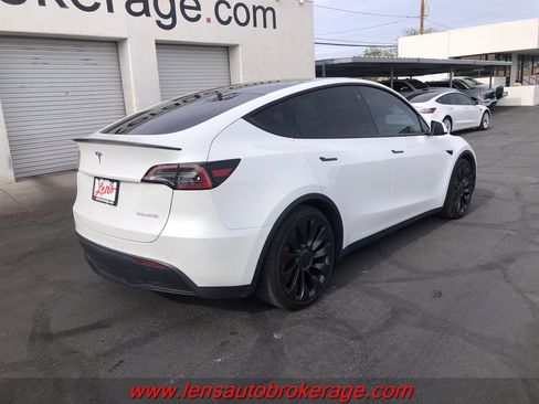 Used 2021 Tesla Model Y Performance AWD/4WD image 8