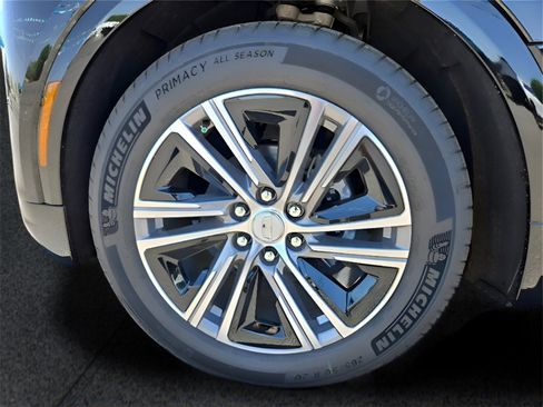 New 2024 Cadillac Lyriq Luxury image 8