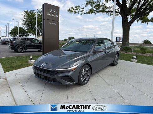 New 2026 Hyundai Elantra Limited FWD image 1
