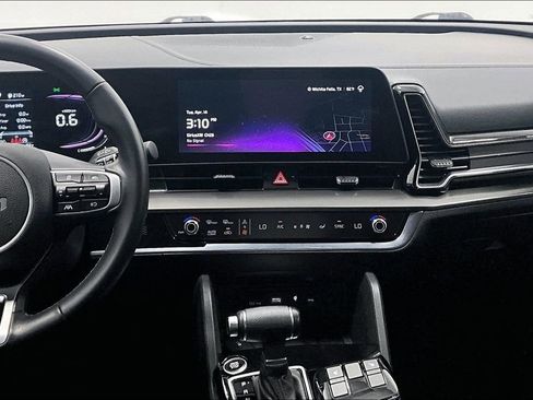 Used 2024 Kia Sportage EX image 6