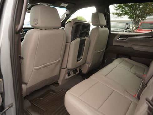 Used 2023 Chevrolet Silverado 1500 LTZ RWD image 11