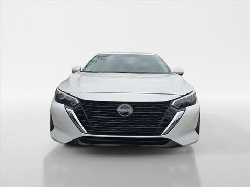 Used 2025 Nissan Sentra SV image 9