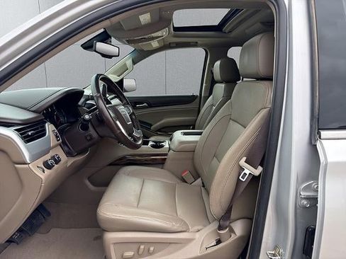 Used 2019 GMC Yukon XL SLT w/ Open Road Package AWD/4WD image 27