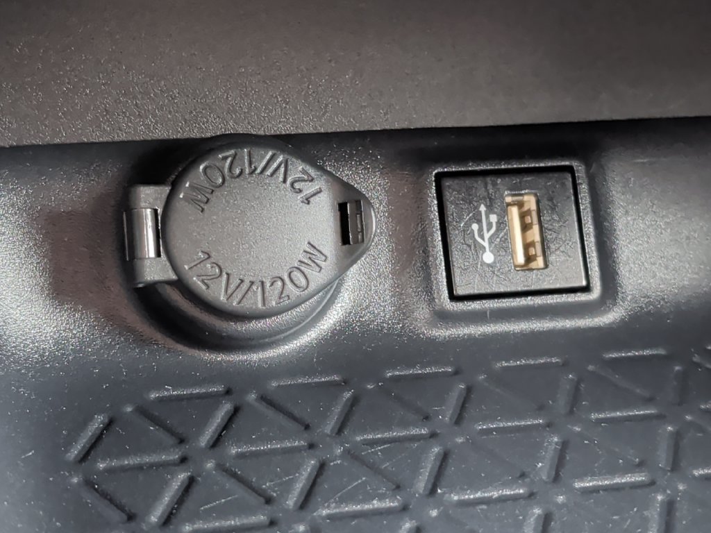 Used 2025 Toyota RAV4 LE AWD/4WD image 28
