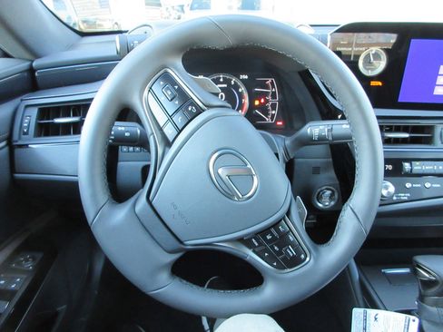 New 2025 Lexus ES 350 image 32