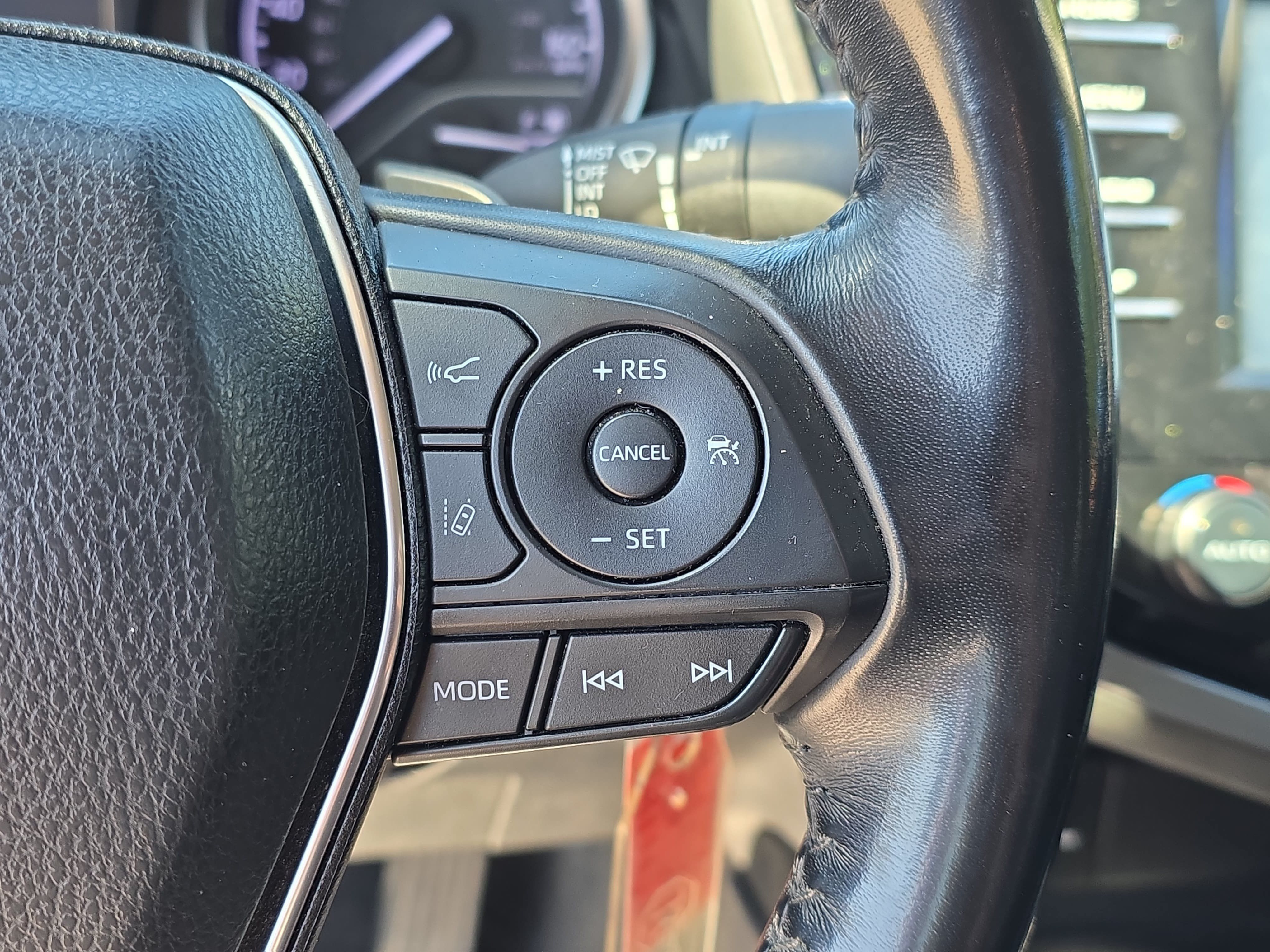 Used 2019 Toyota Camry SE FWD image 15