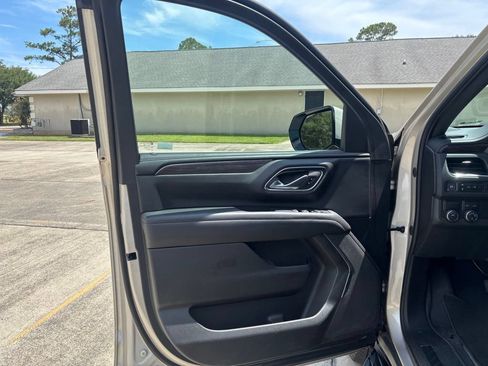 Used 2023 Chevrolet Tahoe LS RWD image 9