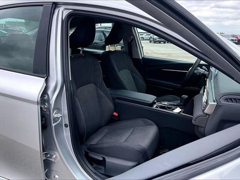 Used 2025 Toyota Camry LE FWD image 9