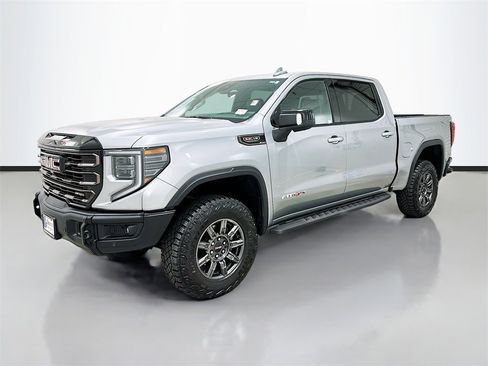 Used 2024 GMC Sierra 1500 AT4X image 3