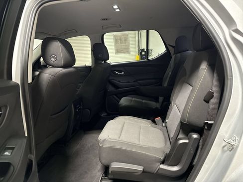 Used 2021 Chevrolet Traverse LT FWD image 22