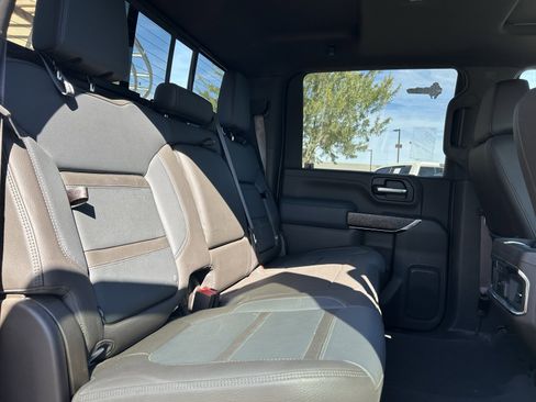 Used 2020 GMC Sierra 2500 Denali w/ Denali Ultimate Package image 15