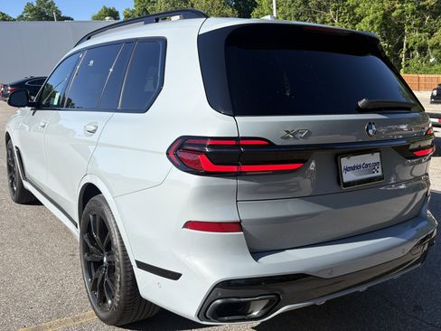 Used 2025 BMW X7 xDrive40i w/ M Sport Package AWD/4WD image 8