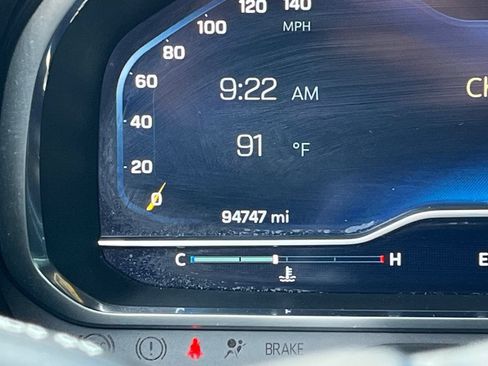 Used 2022 Chevrolet Suburban LT RWD image 22