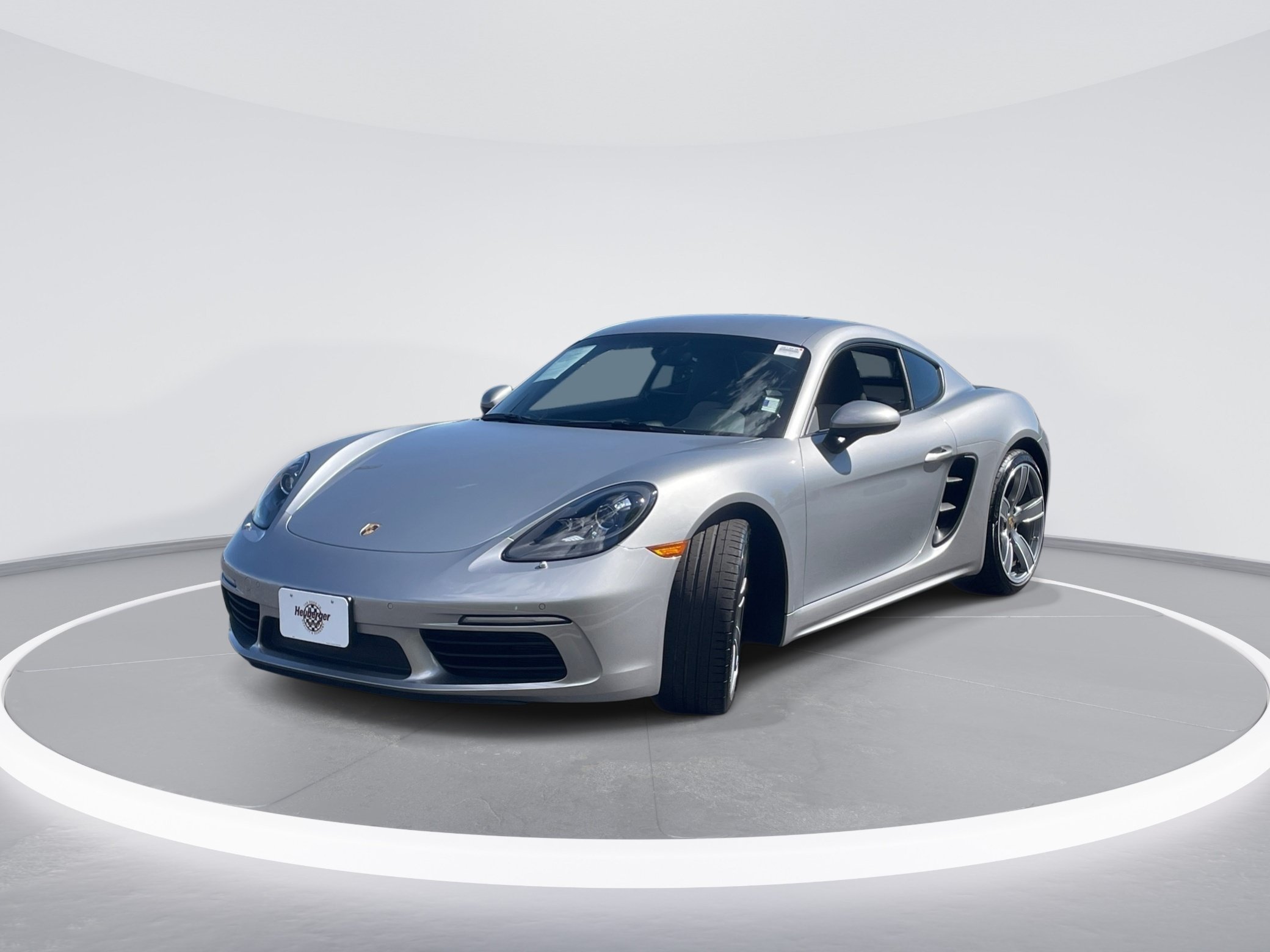 Used 2018 Porsche 718 Cayman RWD image 3