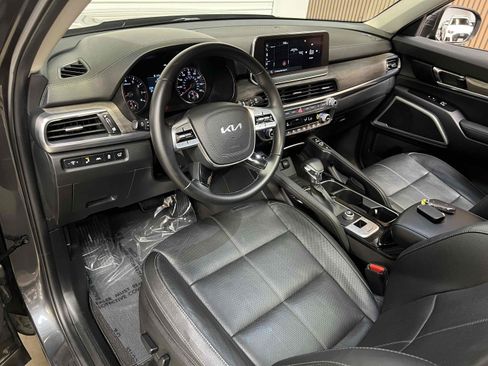 Used 2022 Kia Telluride EX w/ EX Premium Package FWD image 3