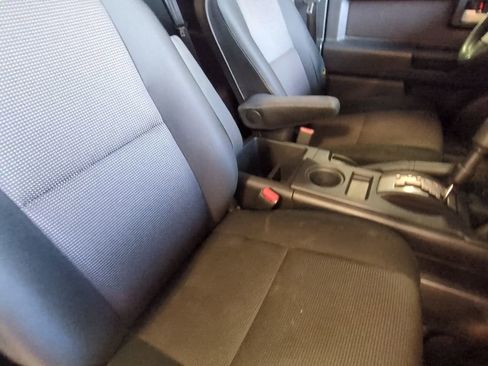 Used 2010 Toyota FJ Cruiser 4WD image 19